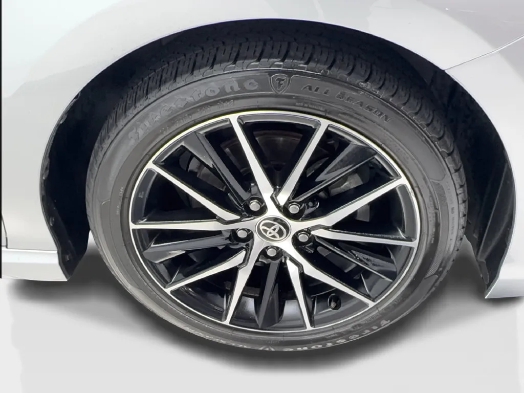 Toyota Camry photo 15