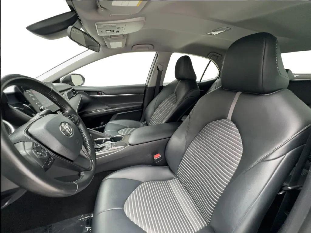 Toyota Camry photo 20