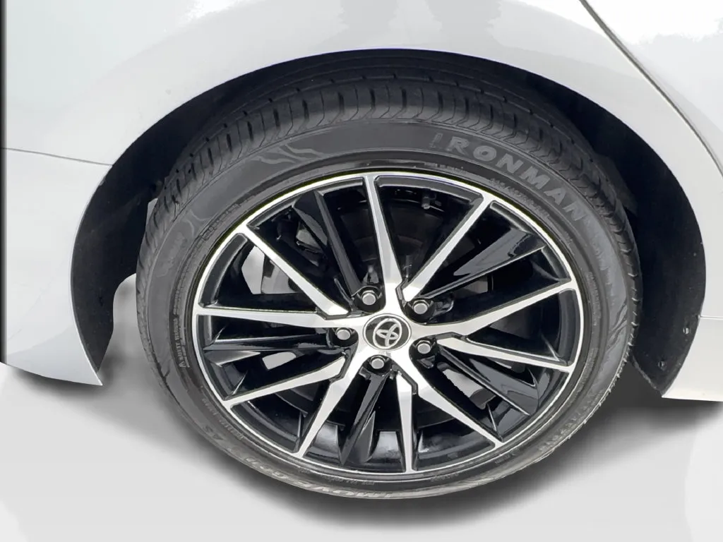 Toyota Camry photo 16