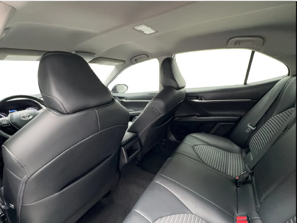 Toyota Camry photo 26