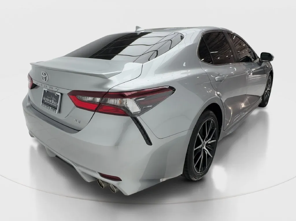 Toyota Camry photo 8