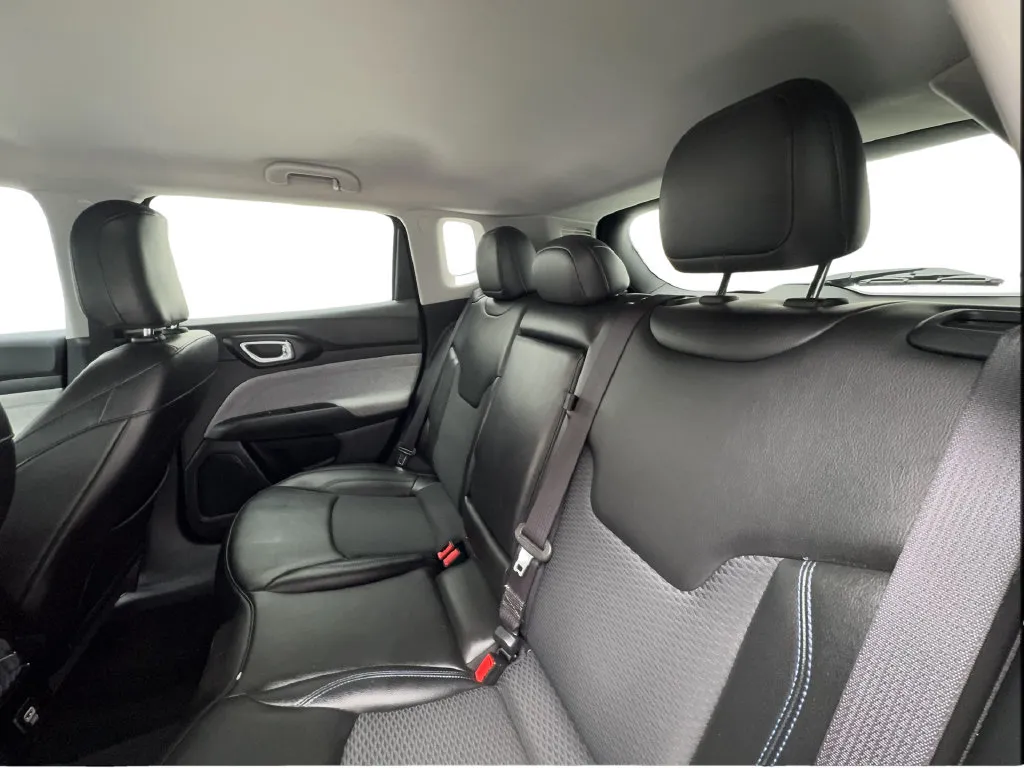 Jeep Compass photo 26