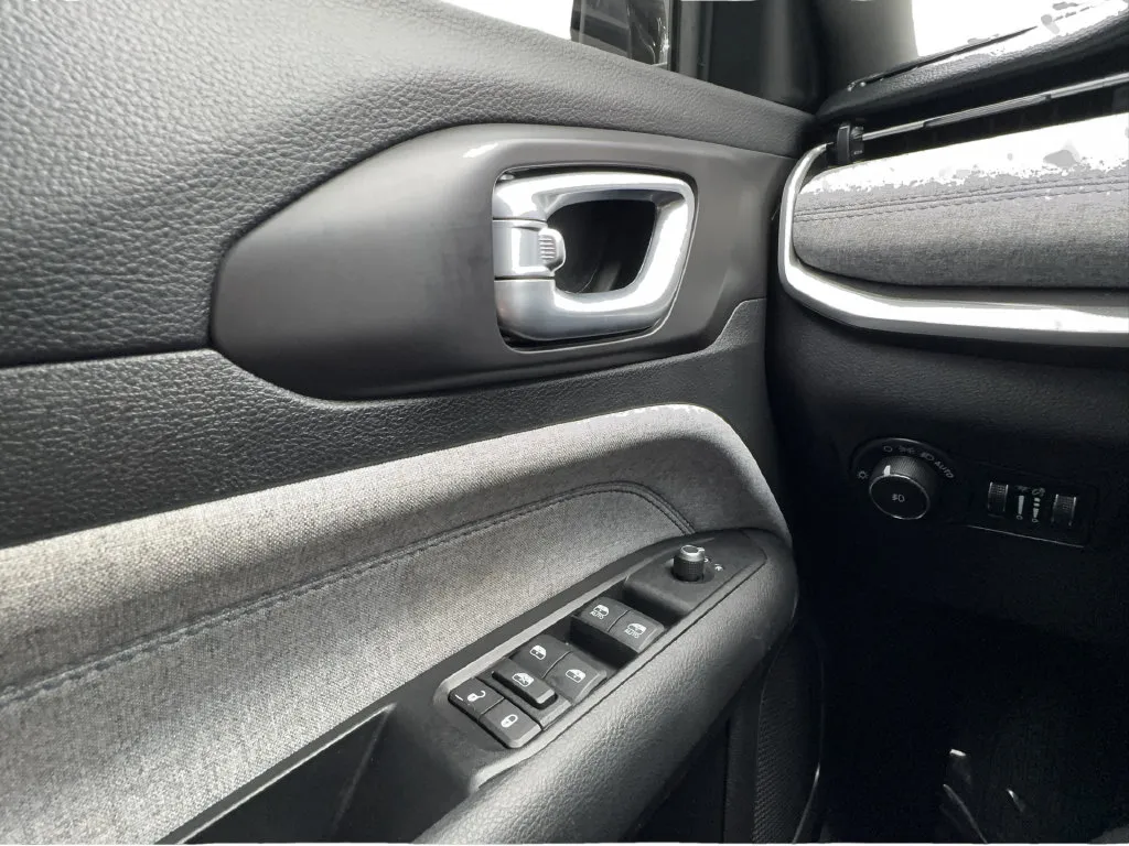 Jeep Compass photo 47