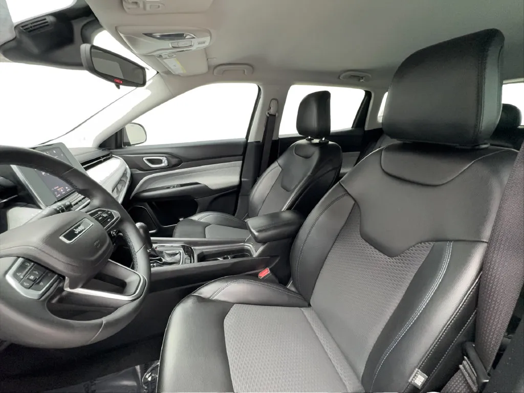 Jeep Compass photo 20