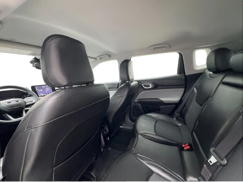 Jeep Compass photo 25