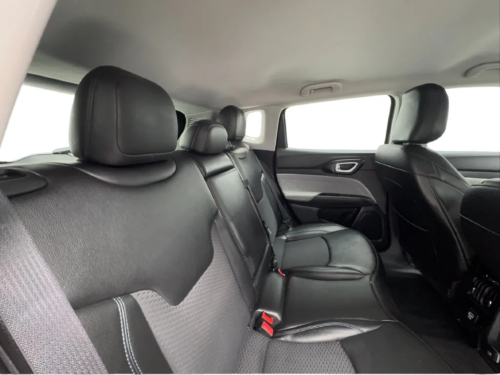 Jeep Compass photo 29