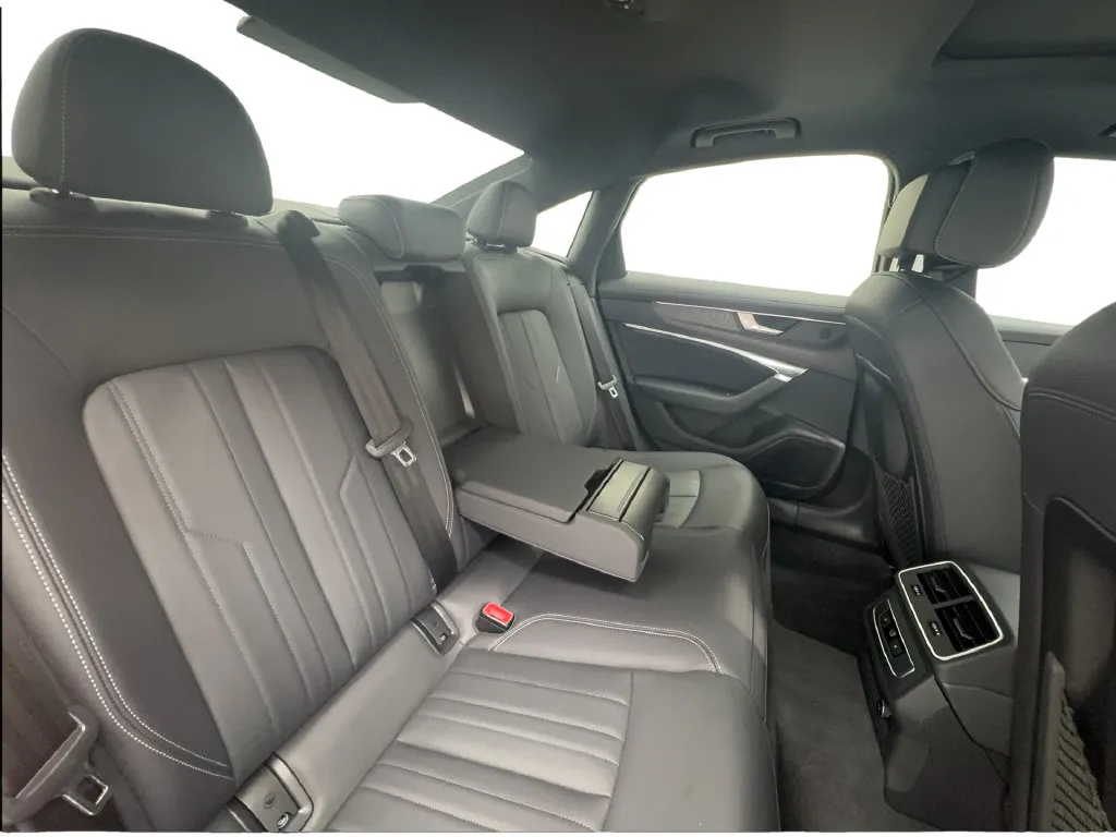 Audi A6 photo 28
