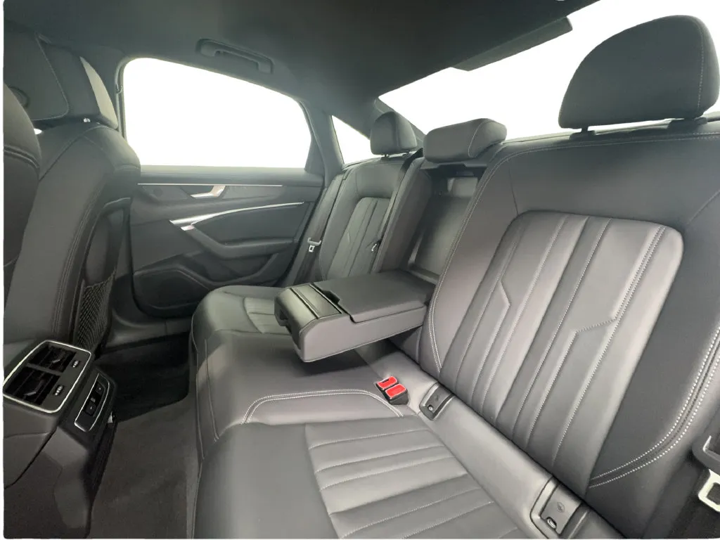 Audi A6 photo 25