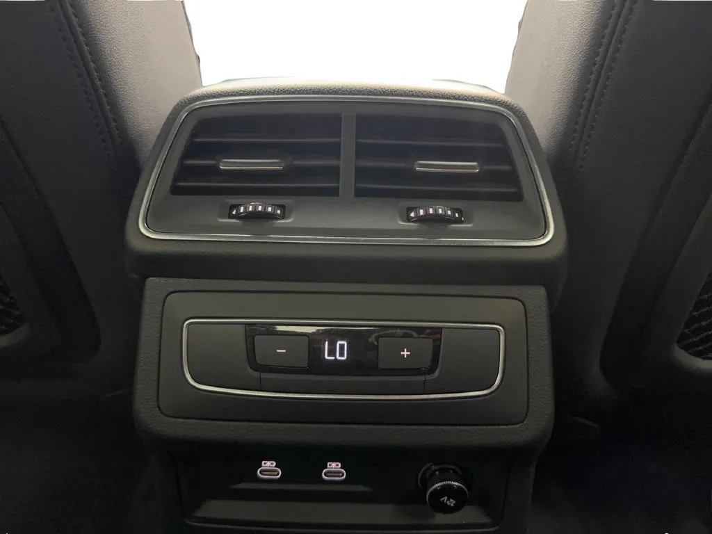Audi A6 photo 33