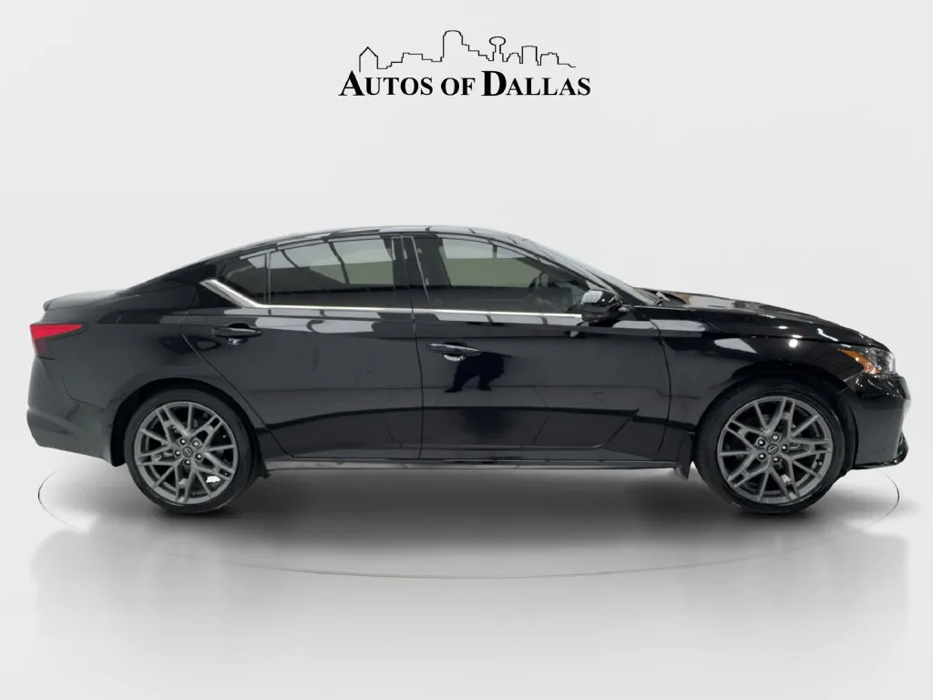 Nissan Altima photo 7