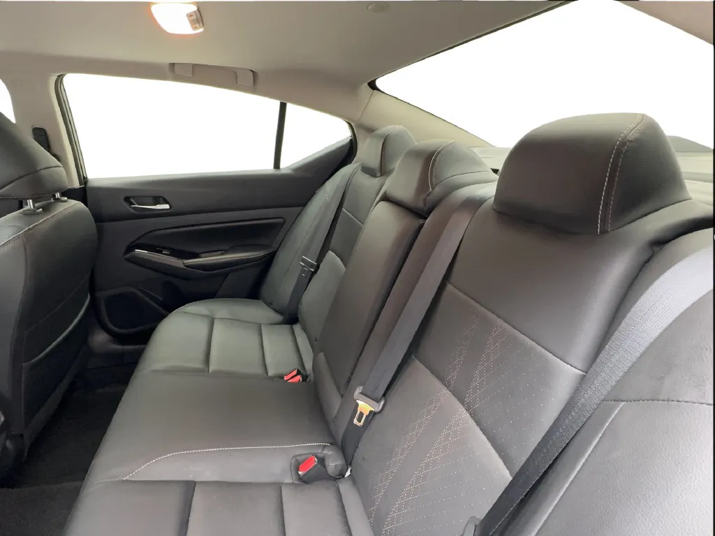 Nissan Altima photo 28