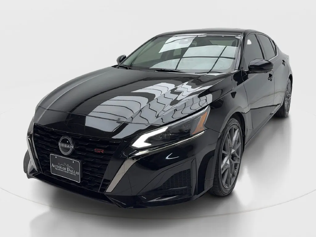 Nissan Altima photo 5
