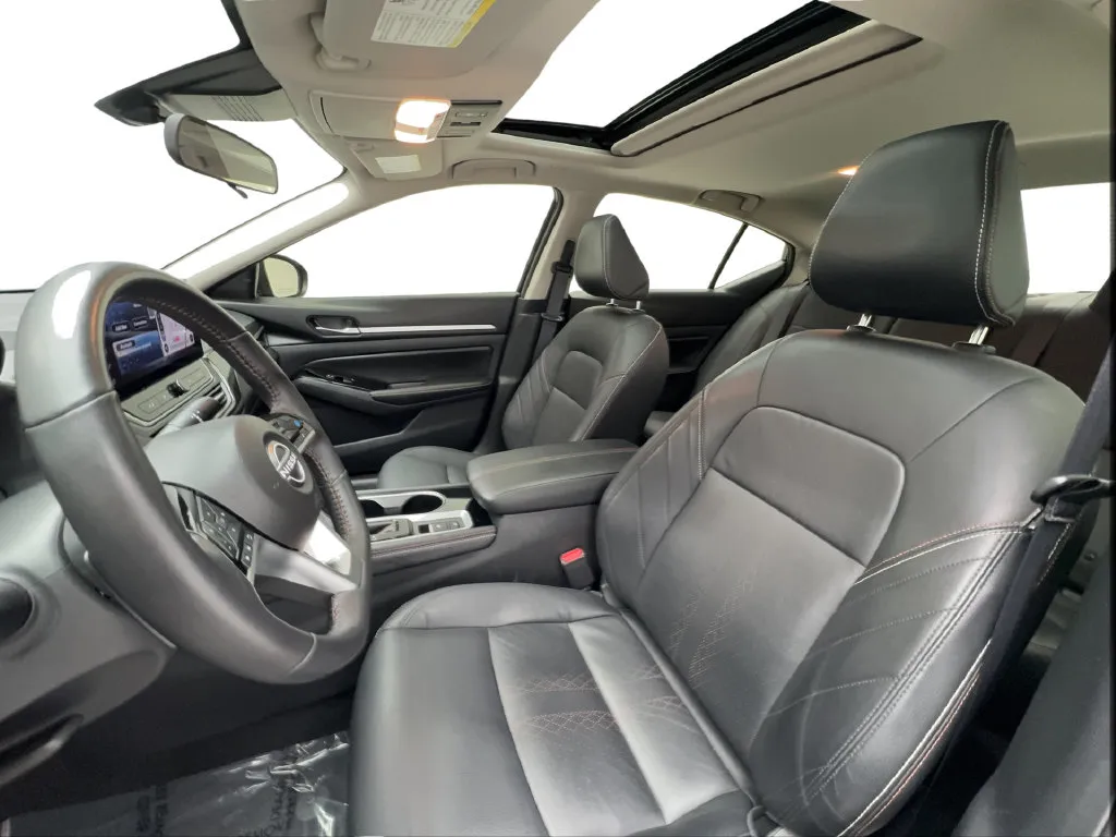 Nissan Altima photo 21