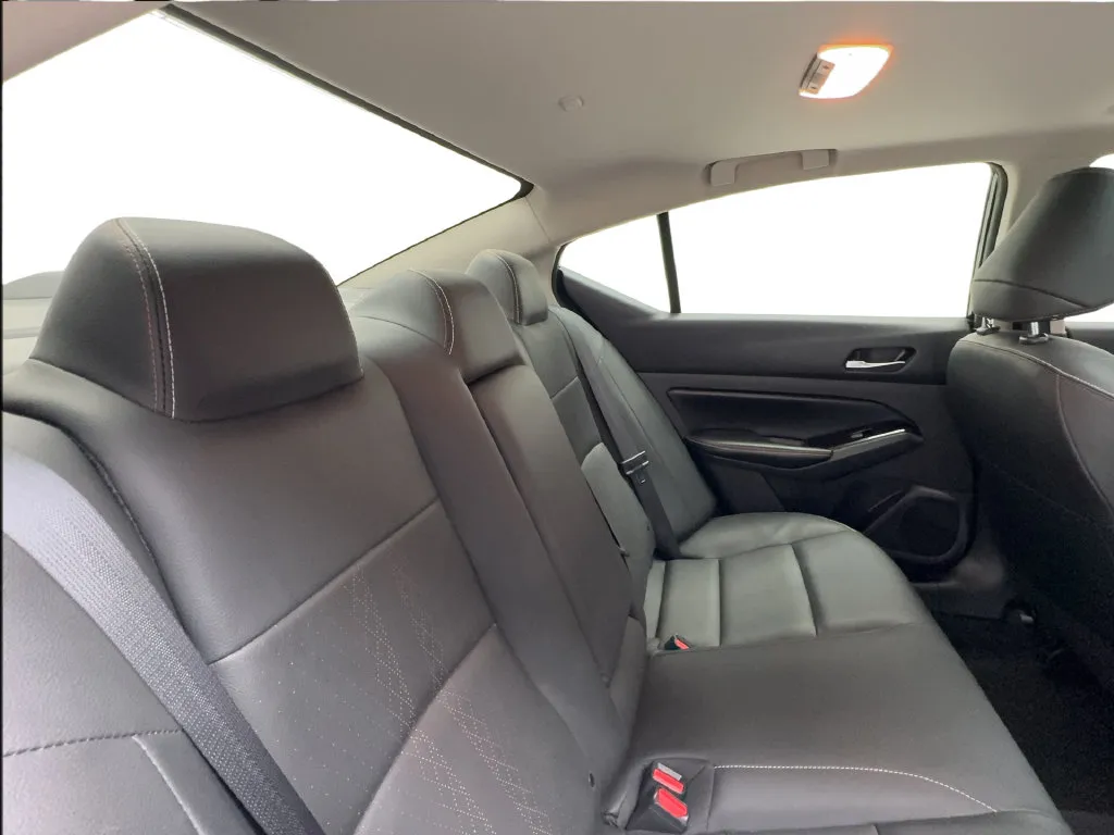 Nissan Altima photo 32