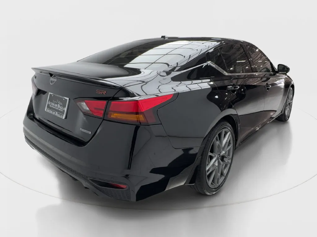 Nissan Altima photo 8