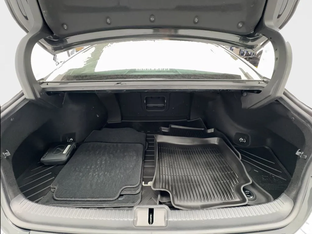 Lexus ES photo 17