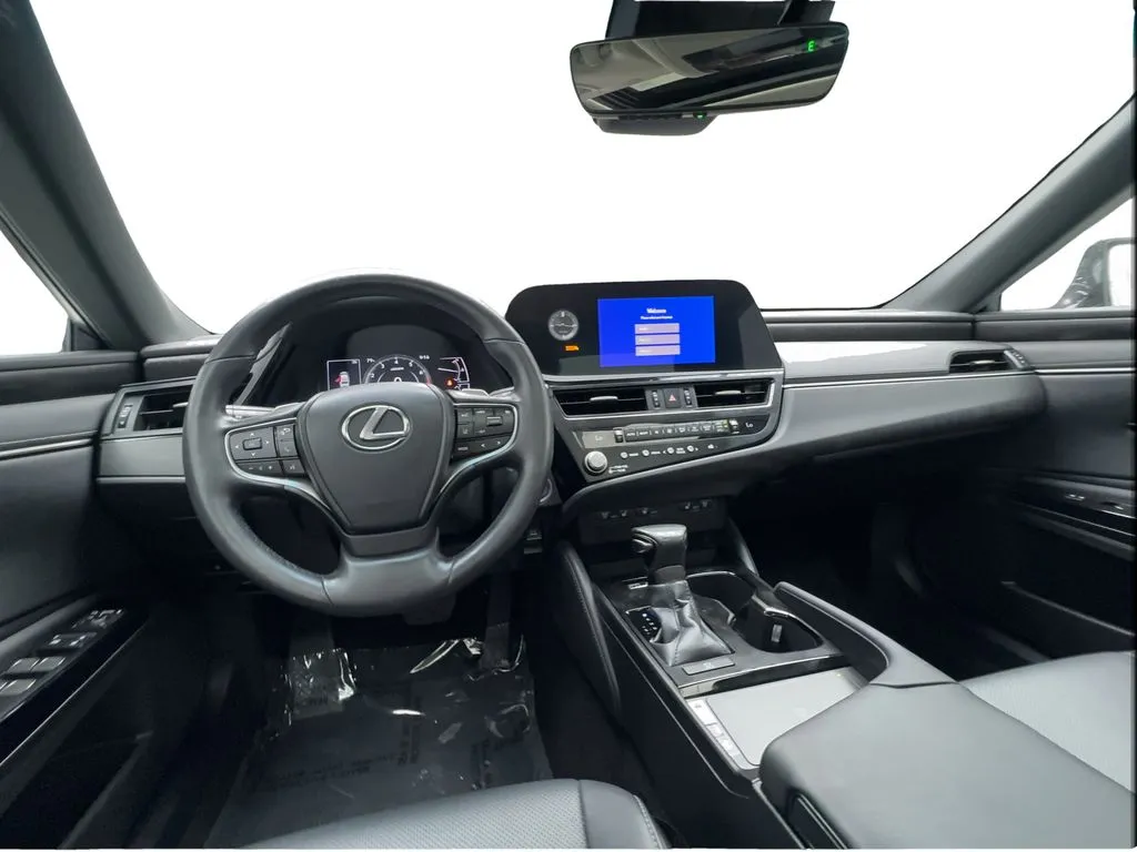 Lexus ES photo 35