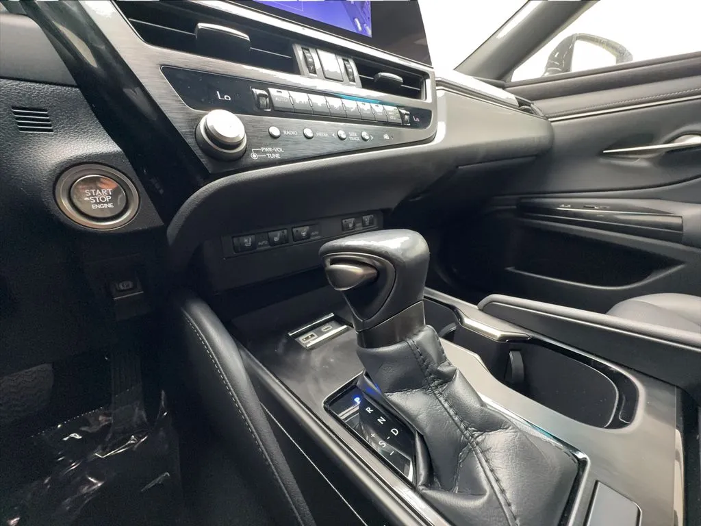 Lexus ES photo 44