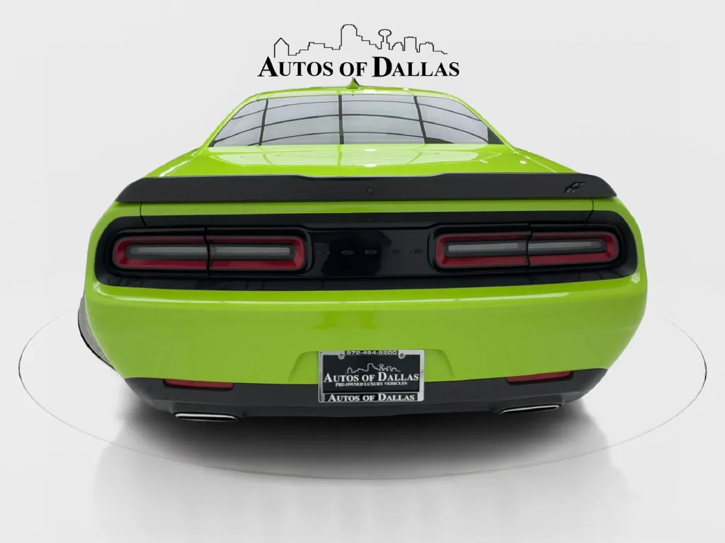 Dodge Challenger photo 10