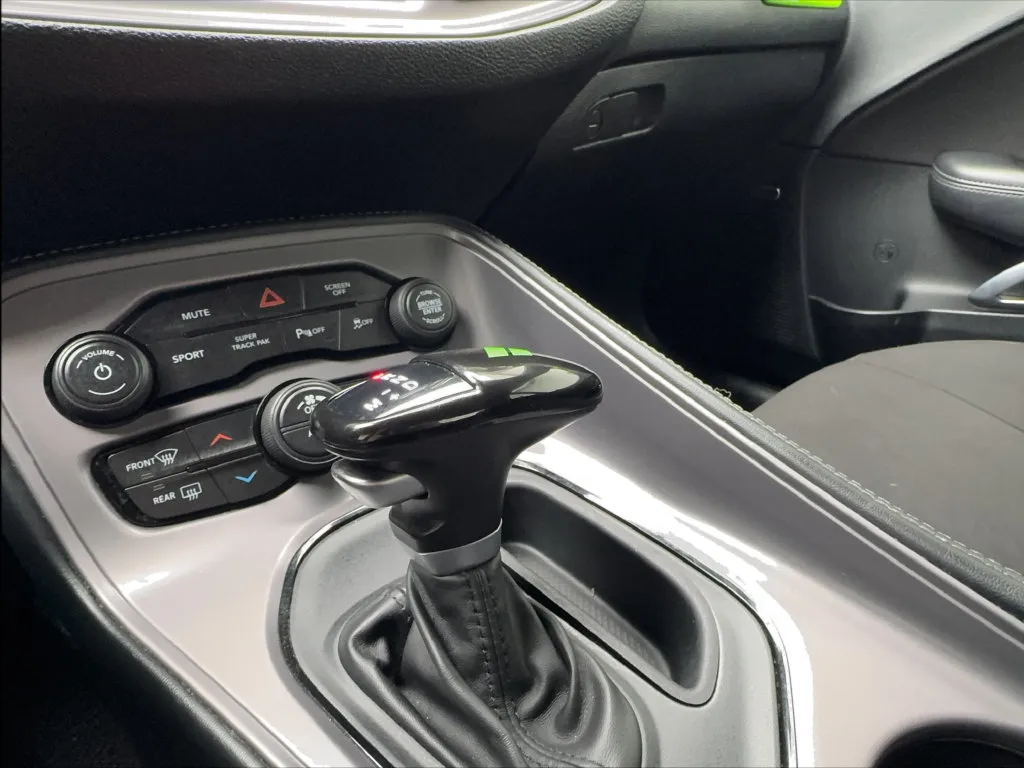 Dodge Challenger photo 39