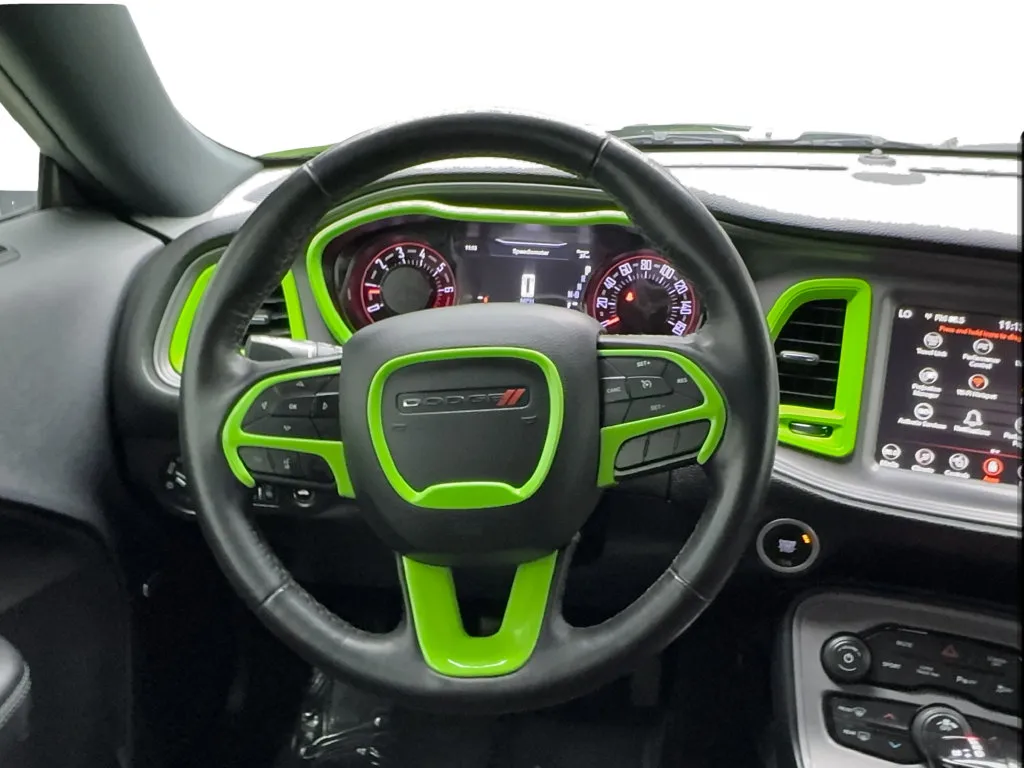 Dodge Challenger photo 30