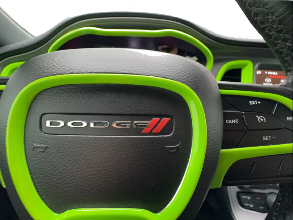 Dodge Challenger photo 34