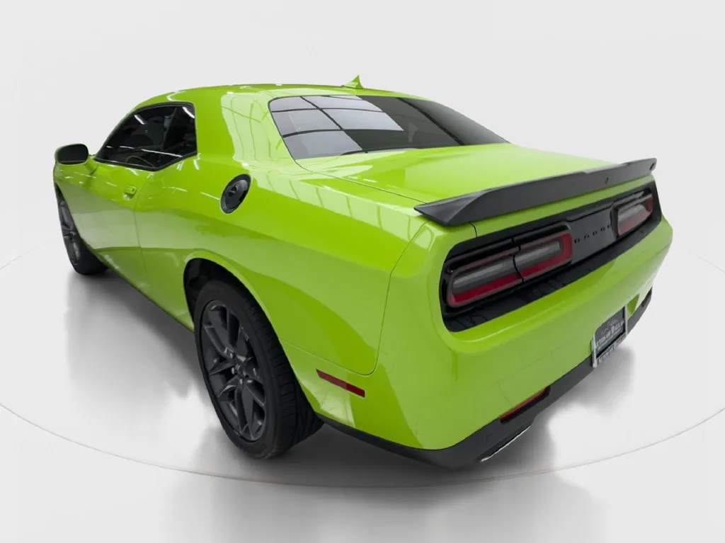 Dodge Challenger photo 11