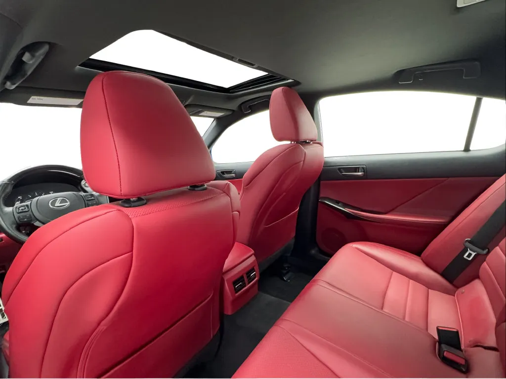 Lexus IS photo 25
