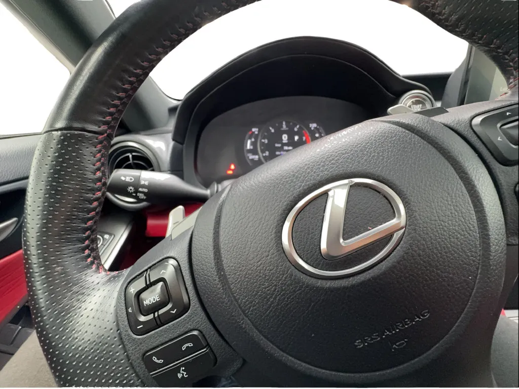 Lexus IS photo 42