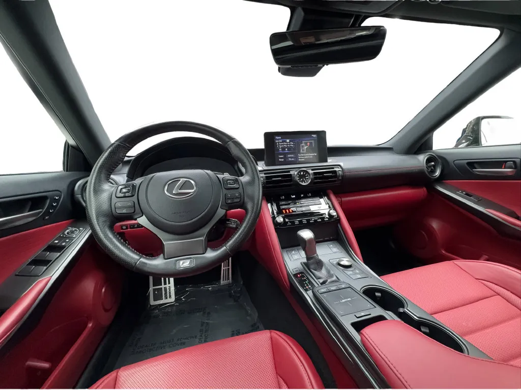 Lexus IS photo 35