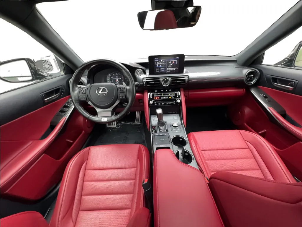 Lexus IS photo 39