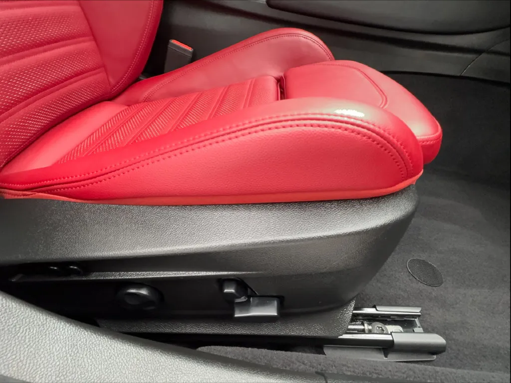 Alfa Romeo Giulia photo 34