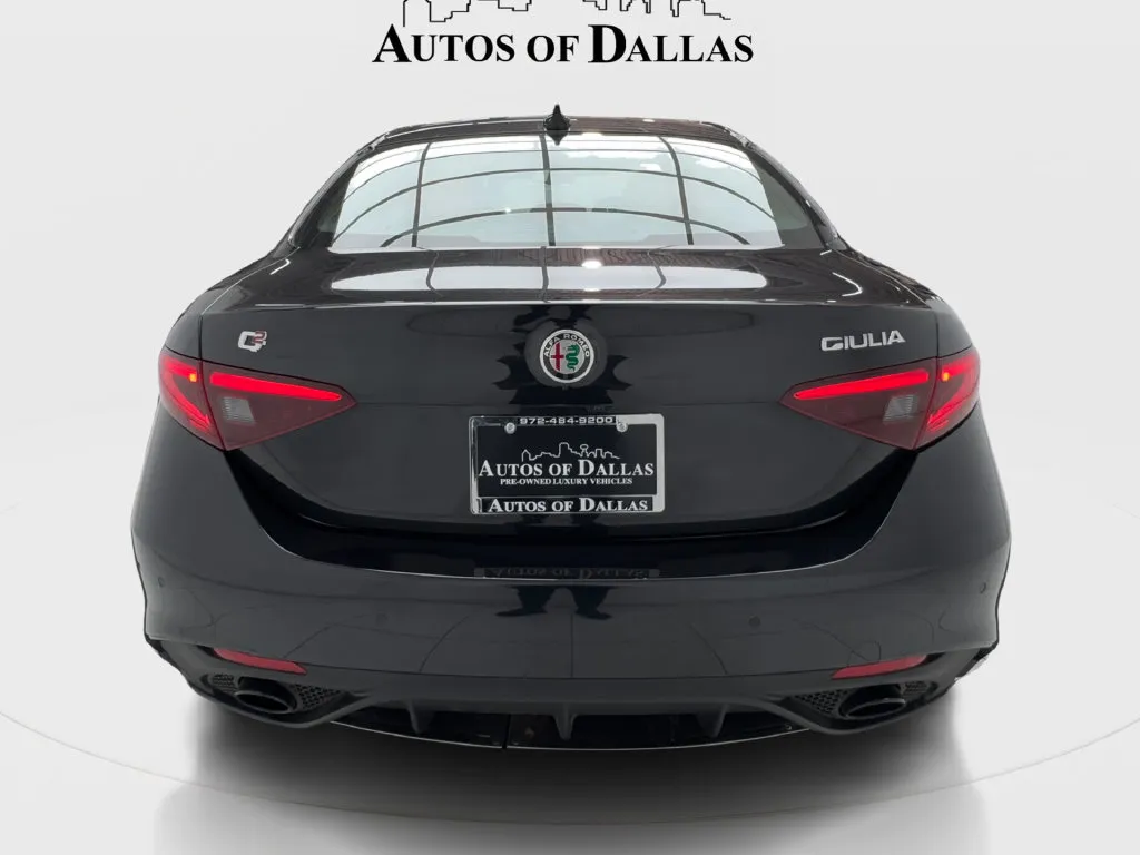 Alfa Romeo Giulia photo 10
