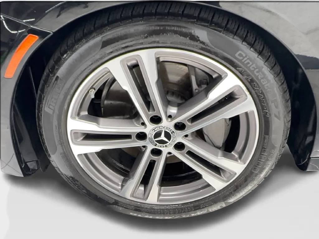 Mercedes-Benz E-Class photo 15