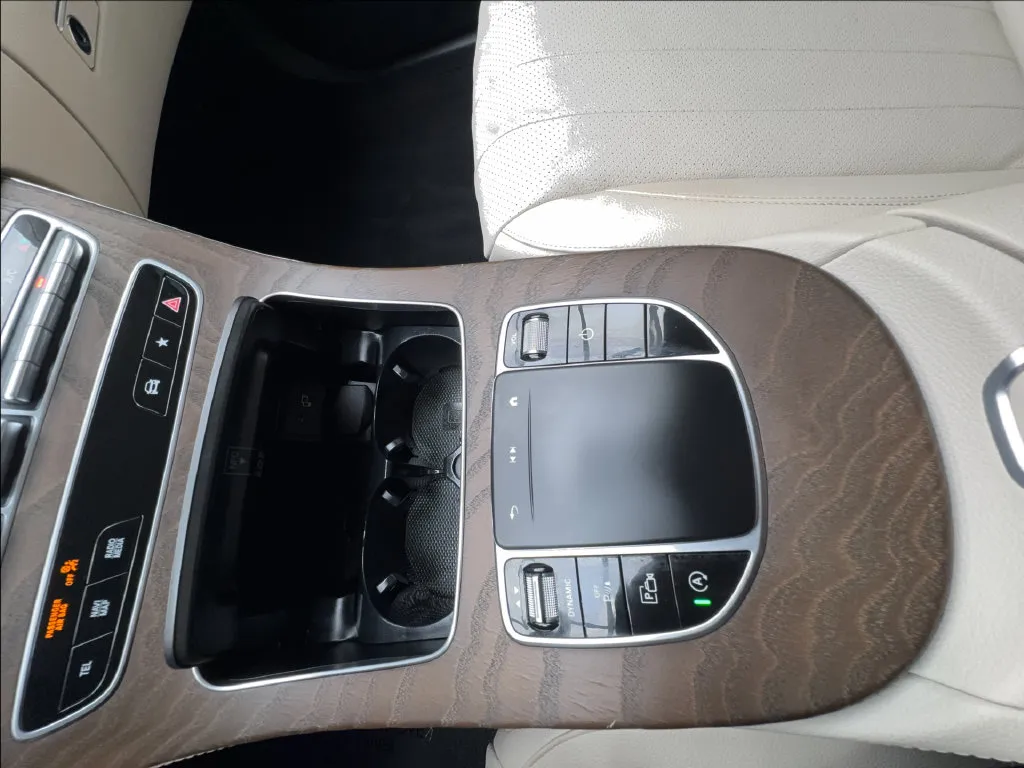 Mercedes-Benz E-Class photo 52