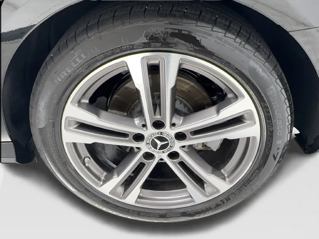 Mercedes-Benz E-Class photo 14