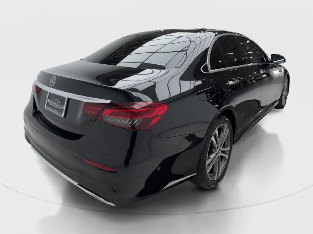 Mercedes-Benz E-Class photo 8