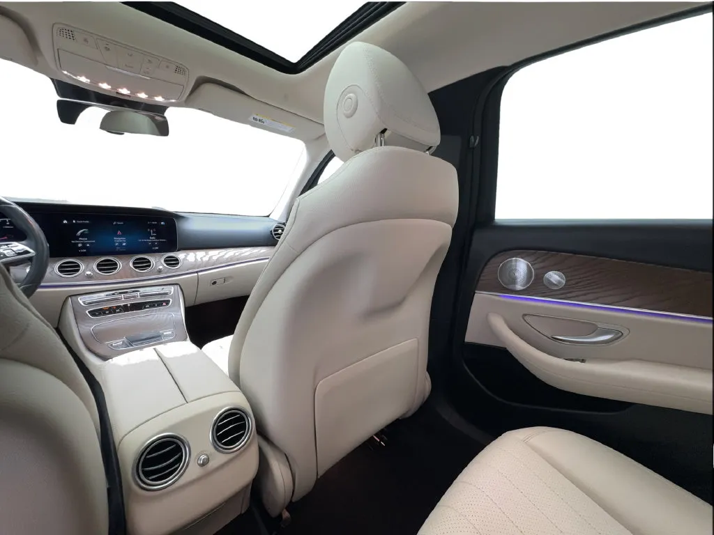 Mercedes-Benz E-Class photo 42