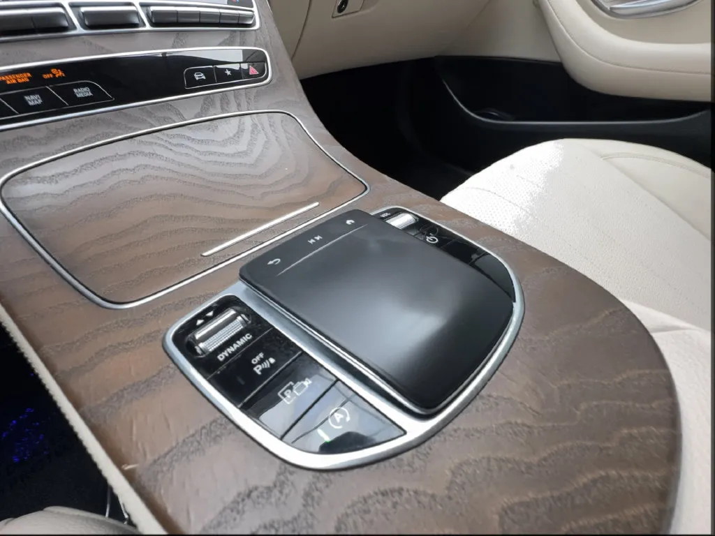 Mercedes-Benz E-Class photo 51