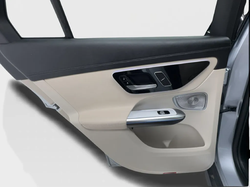 Mercedes-Benz GLC photo 28