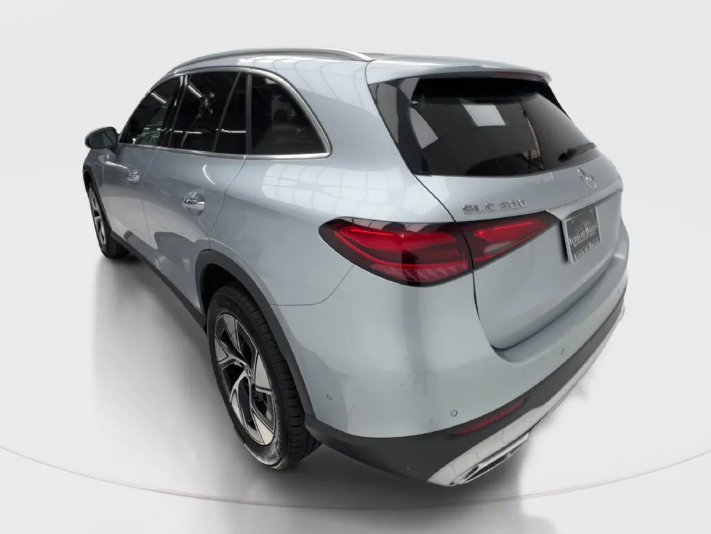 Mercedes-Benz GLC photo 11