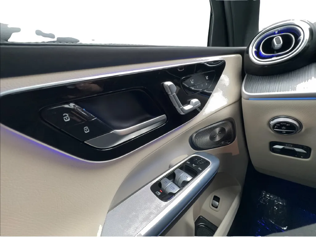 Mercedes-Benz GLC photo 49