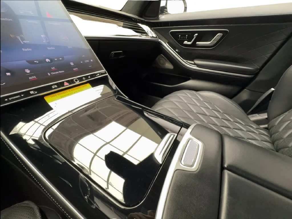 Mercedes-Benz S-Class photo 51
