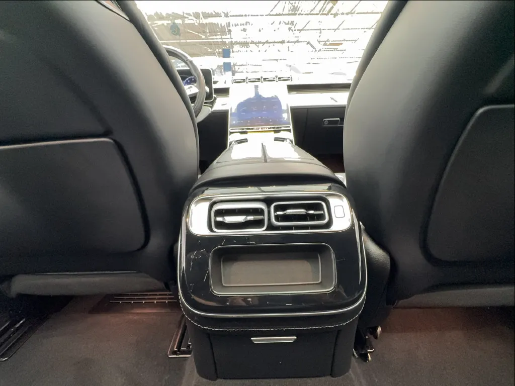 Mercedes-Benz S-Class photo 40