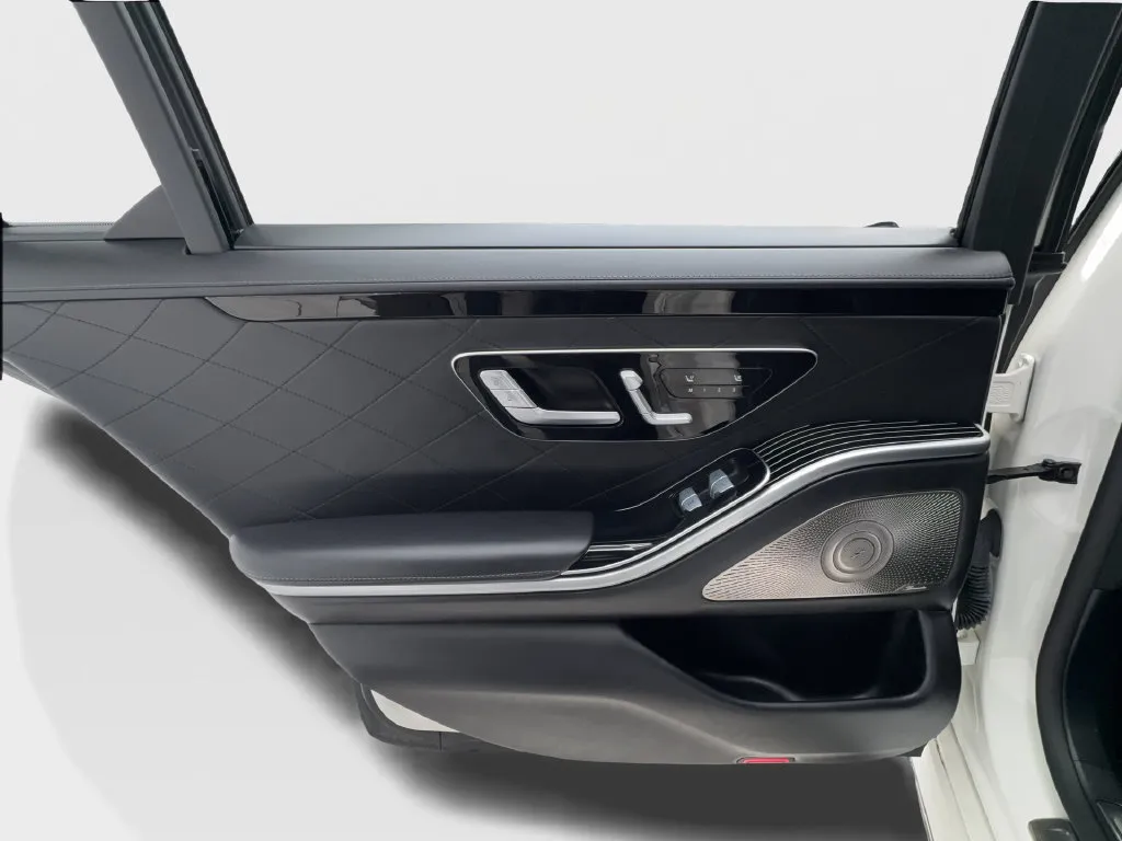 Mercedes-Benz S-Class photo 27