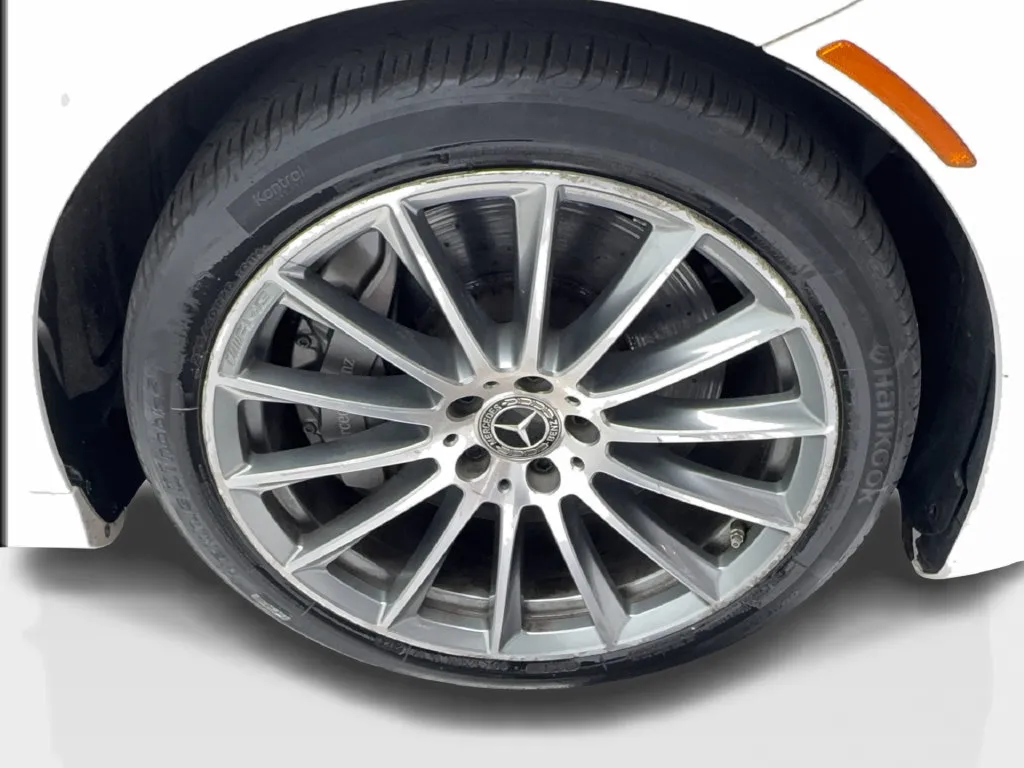 Mercedes-Benz S-Class photo 16