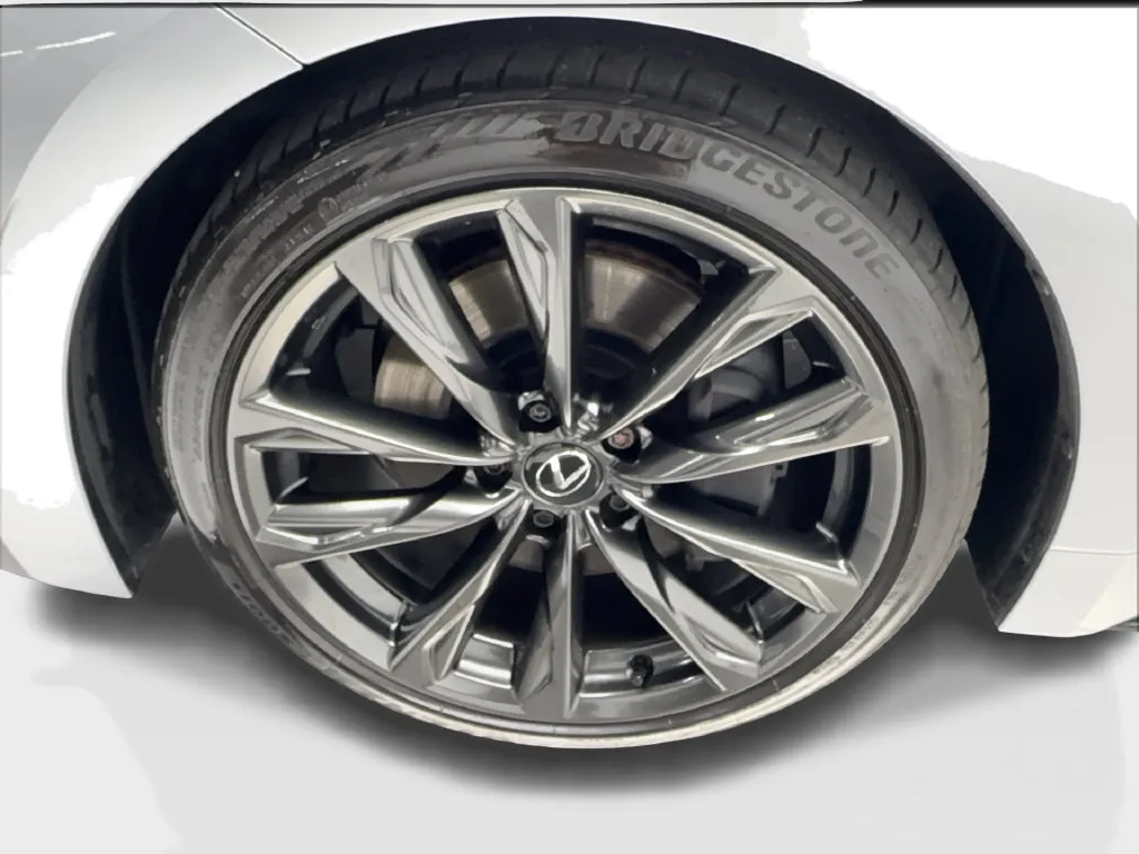 Lexus IS photo 15