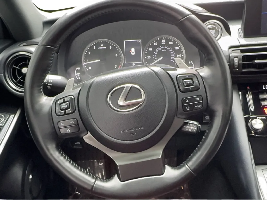 Lexus IS photo 41