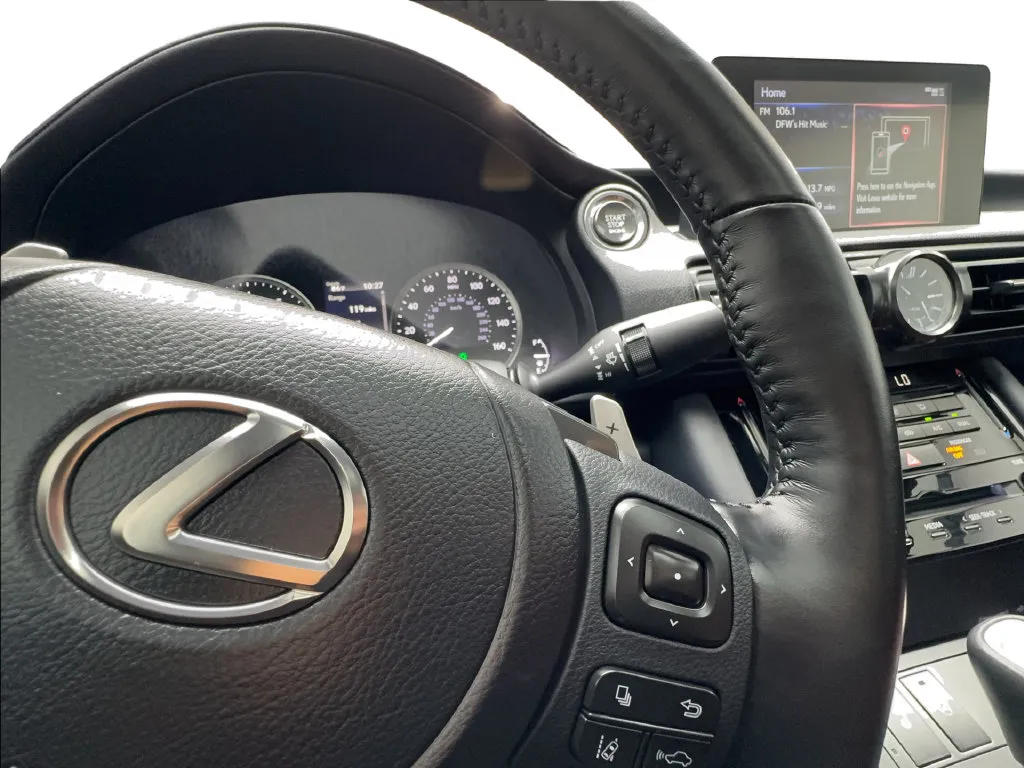 Lexus IS photo 45