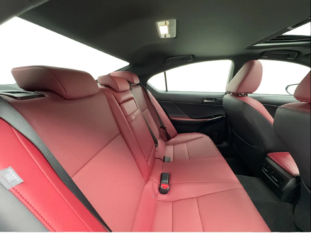 Lexus IS photo 32